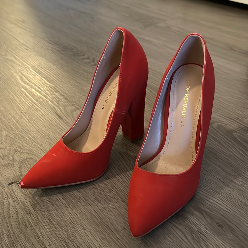 Red Pumps